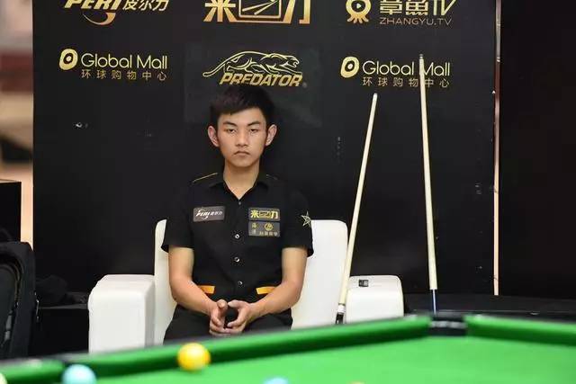 梅西：现代足球的永恒传奇