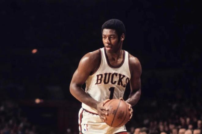 记者：于根伟没有参加国足主帅竞聘