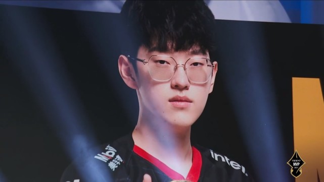 欧冠师徒对决首演，皇马主场迎战曼城