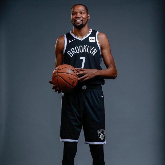 本世纪五大联赛参与百球最快TOP10：C罗70场第1，苏牙71场第2