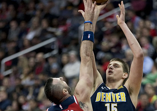 现场球迷沸 现场球迷沸